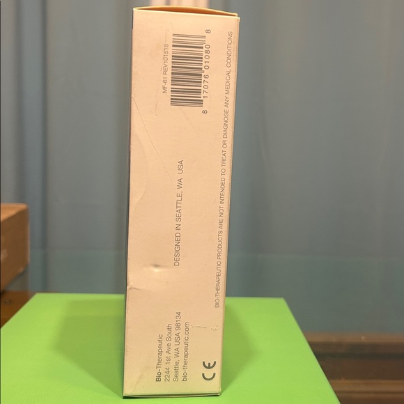 BT SONIC Cleansing Brush in Blue and White - Picture 4 of 4